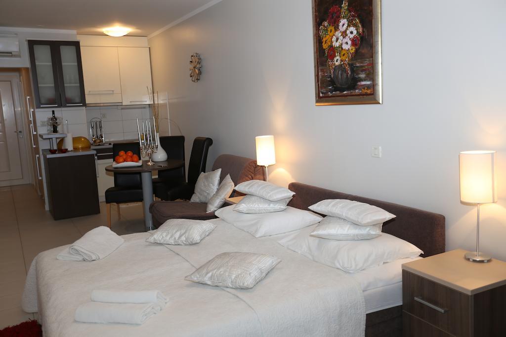 Apartments Lavica Beach Dumicic Podstrana Cameră foto